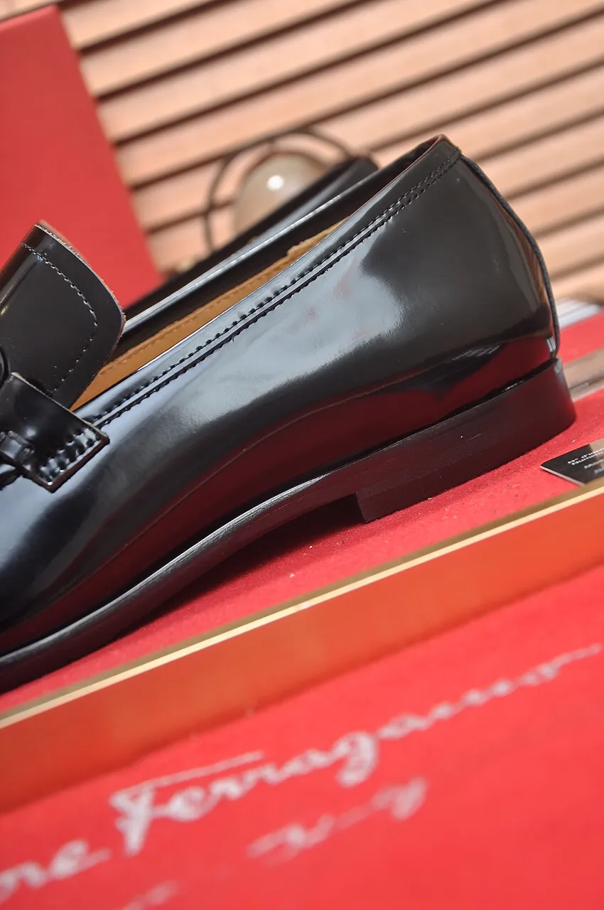Men's shoes 💰520💶【Ferragamo/Ferragamo】The latest model in the counter. Original imported high-quality cowhide with open sides + imported 🐂 water-dyed cowhide lining + original luxury metal buckle + original combination outsole. No pressure for comparison. 38--45 (45 is custom-made and cannot be returned or exchanged)